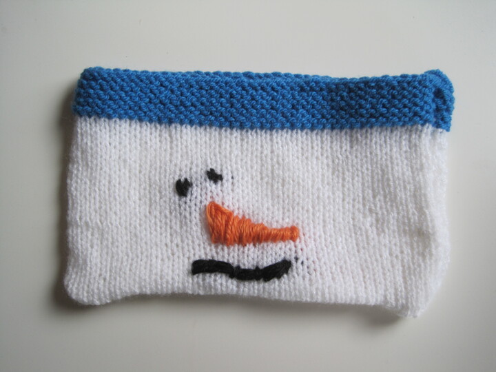 Strickanleitung Schneemanntasche 21 x 12 cm, perfekt für kleine Utensilien