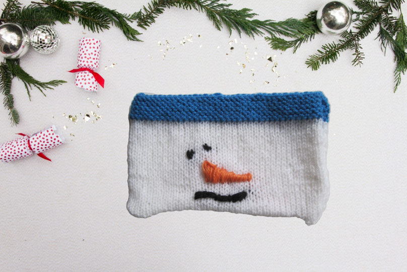 Strickanleitung Schneemanntasche 21 x 12 cm, perfekt für kleine Utensilien