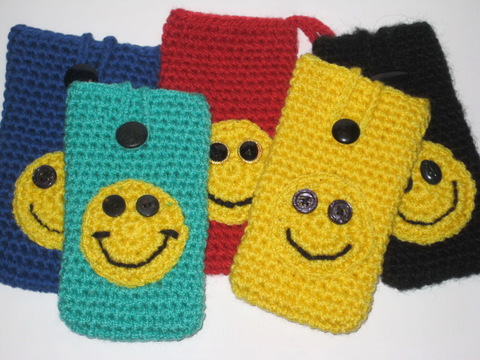 Crochet smartphone case smiley