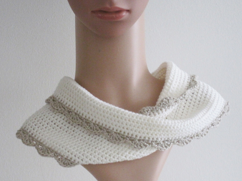 Häkelanleitung: Möbiusschal, gedrehter Loop (Größe: S, M, L)