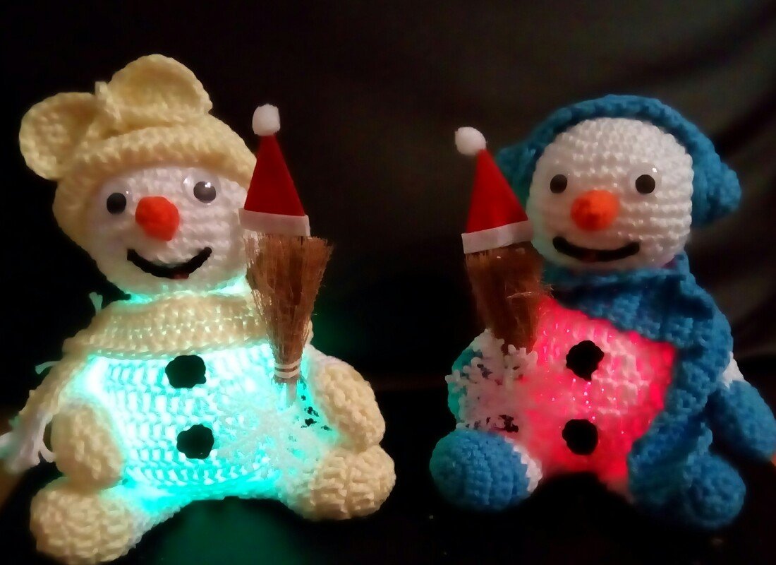 Leuchtender Schneemann mit Led Kugelbauch