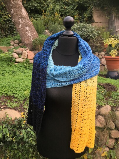 Gehäkelter Zopfschal