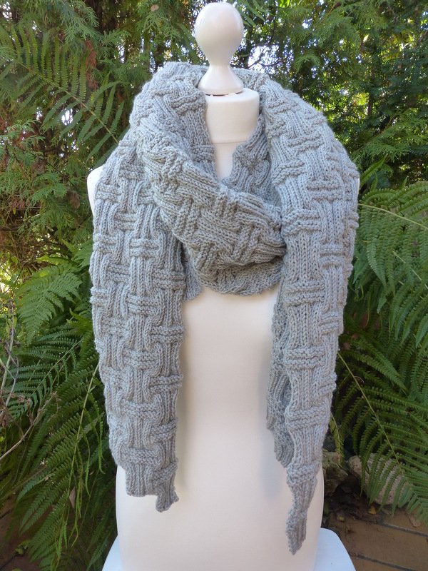 Gestrickter Schal "Nachts in Toronto"