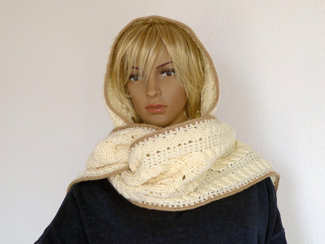 Mod. 024 - Häkelanleitung - Kapuzenschal/Schal & Stulpen mit Zopfmuster - Bild 3