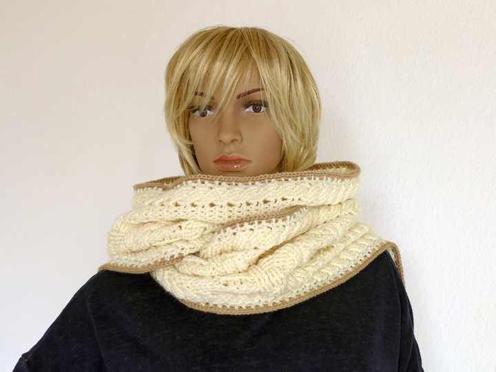 Mod. 024 - Häkelanleitung - Kapuzenschal/Schal & Stulpen mit Zopfmuster