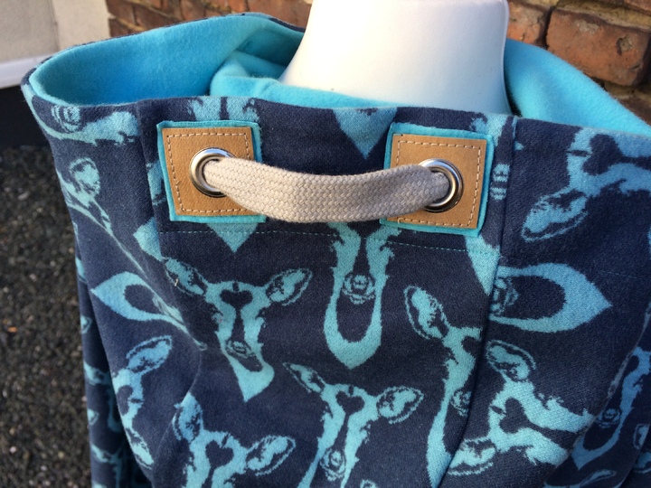 Schnittmuster und Nähanleitung Hoodie Julia