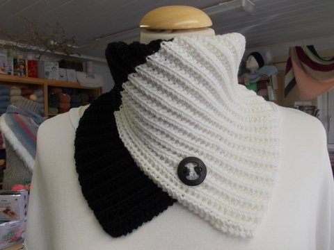 Faltkragen "Black & White"