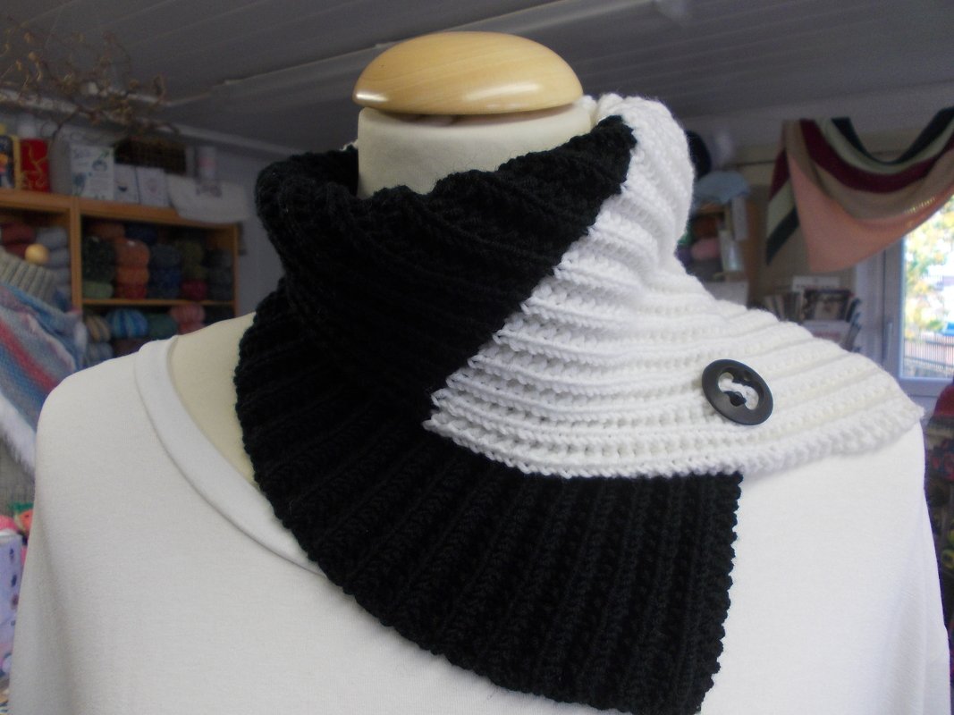 Faltkragen "Black &amp; White"