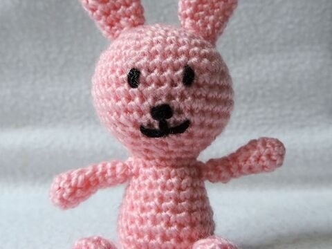 Häkelanleitung Hase Luis PDF