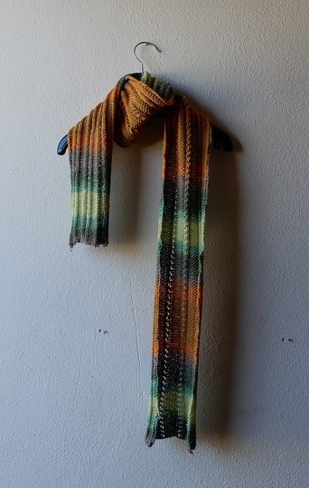 Strickanleitung Schal mit Loch- und Zopfmuster "Savanna"