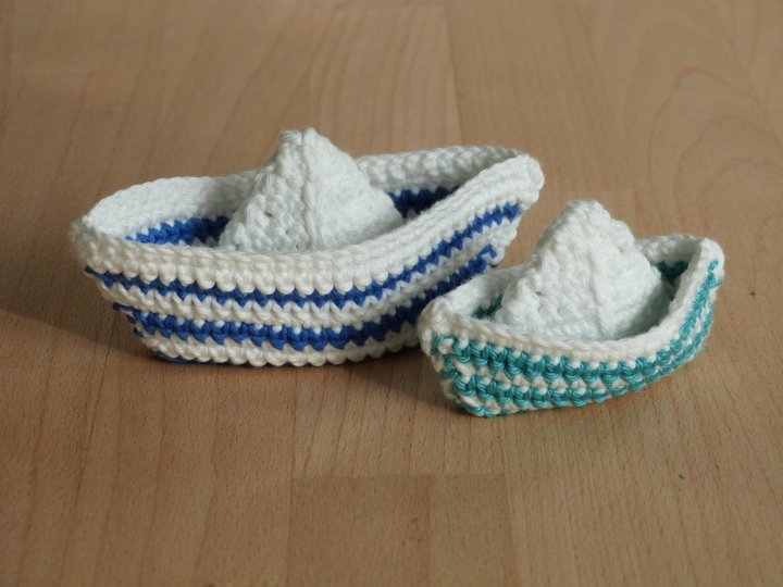Crochet pattern paperboat in 2 sizes