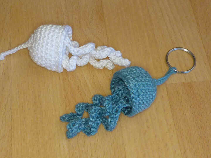 Häkelanleitung Schlüsselanhänger "Qualle"