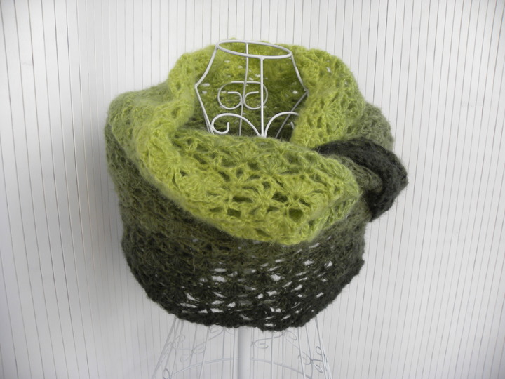 Möbius-Schal Wendemanöver häkeln mit 1 BOBBEL-MOHAIR von Woolly Hugs