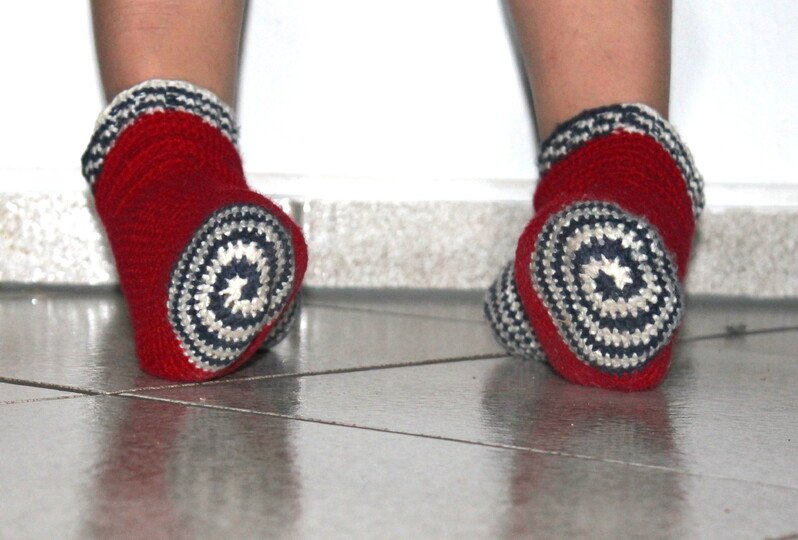 Spiralsocken häkeln – Ringelsocken in drei Größen (deutsche Anleitung)
