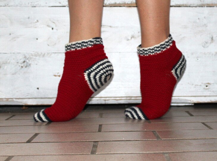 Spiralsocken häkeln – Ringelsocken in drei Größen (deutsche Anleitung)