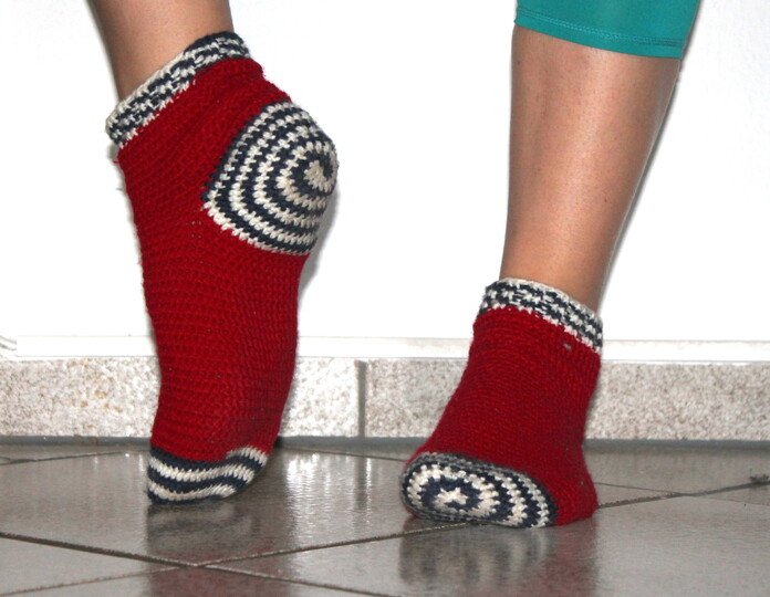 Spiralsocken häkeln – Ringelsocken in drei Größen (deutsche Anleitung)