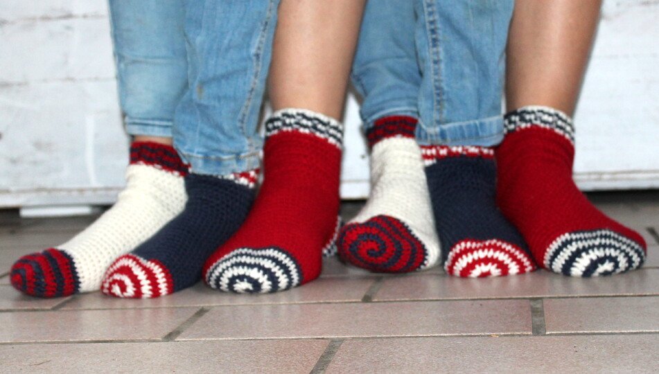 Spiralsocken häkeln – Ringelsocken in drei Größen (deutsche Anleitung)