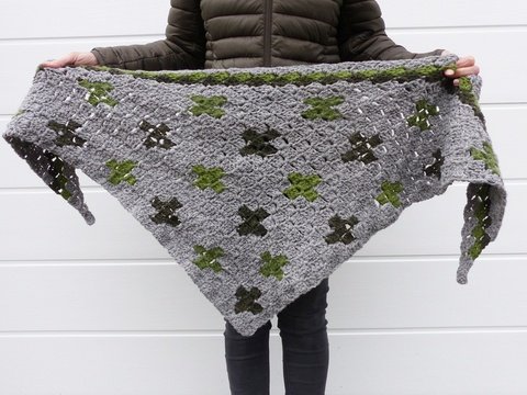 Gehäkeltes Dreieckstuch