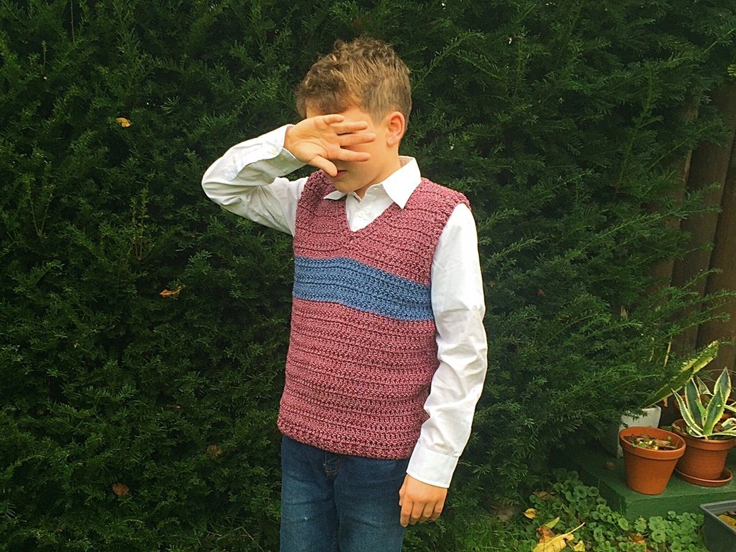 Pullunder mit V-Ausschnitt häkeln - alle Größen, alle Garne