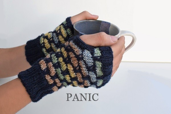 Pulswärmer mit Hebemaschen, in jeder Rd mit nur 1 Faden gestrickt