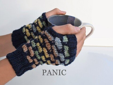 Pulswärmer mit Hebemaschen, in jeder Rd mit nur 1 Faden gestrickt