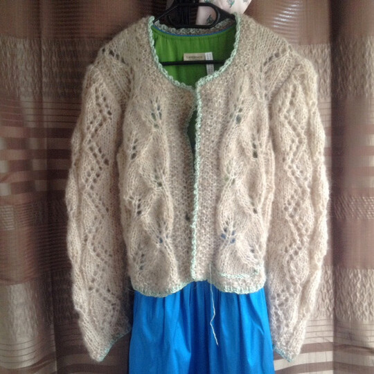 Strickweste / Strickjacke mit Lochmuster im Trachtenstyle