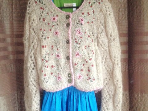 Strickweste / Strickjacke mit Lochmuster im Trachtenstyle