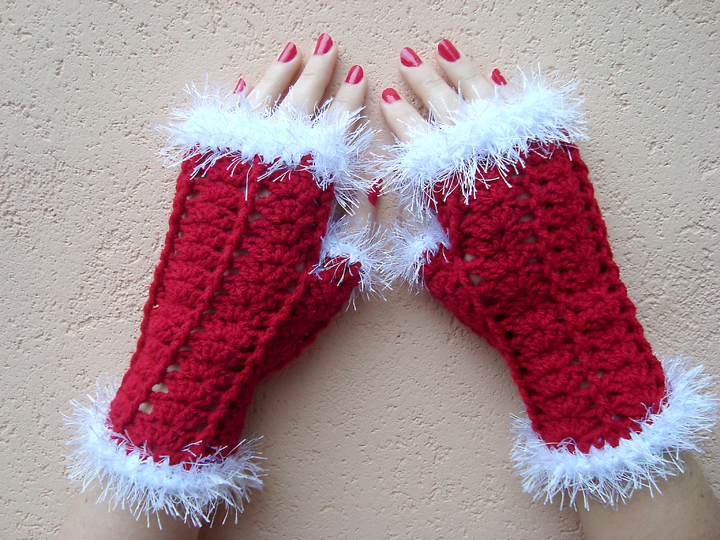 Christmas fingerless gloves