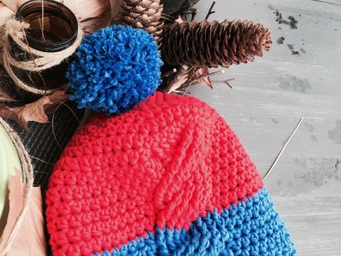 Mütze mit Zopfmuster gehäkelt