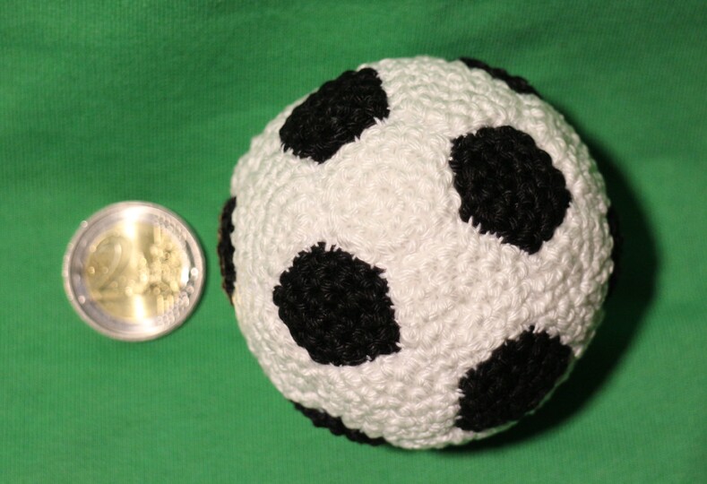 Häkelanleitung für Fußball