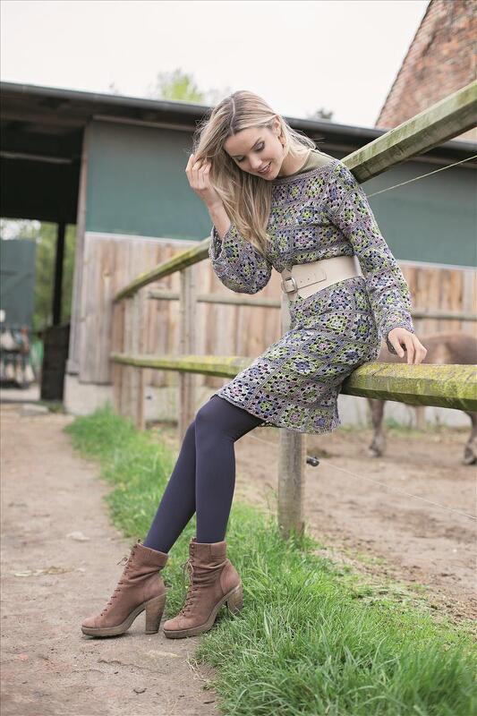 Geh&auml;keltes Kleid aus Granny-Squares aus Baumwollgemisch - Bild 2