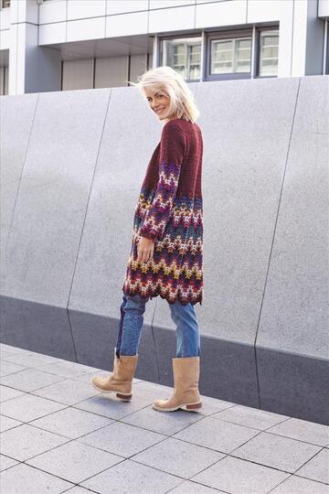 Gehäkeltes Set: Jacke und Schal im Zick-Zackmuster