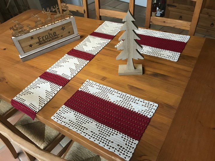 Häkeln / Set / Tischband und Platzdeckchen "Christmas"