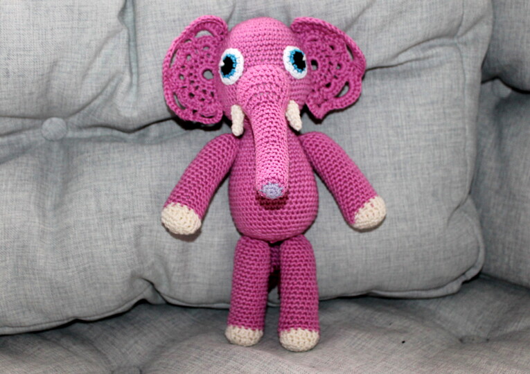 Elefant häkeln – Kuscheltier mit gemusterten Ohren (deutsche Anleitung)
