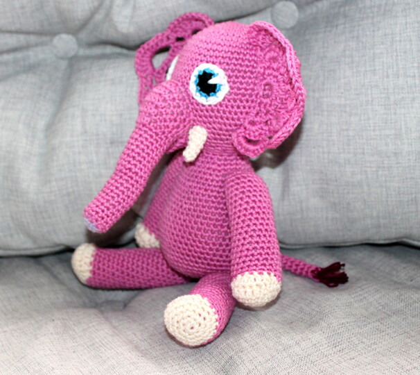 Elefant häkeln – Kuscheltier mit gemusterten Ohren (deutsche Anleitung)