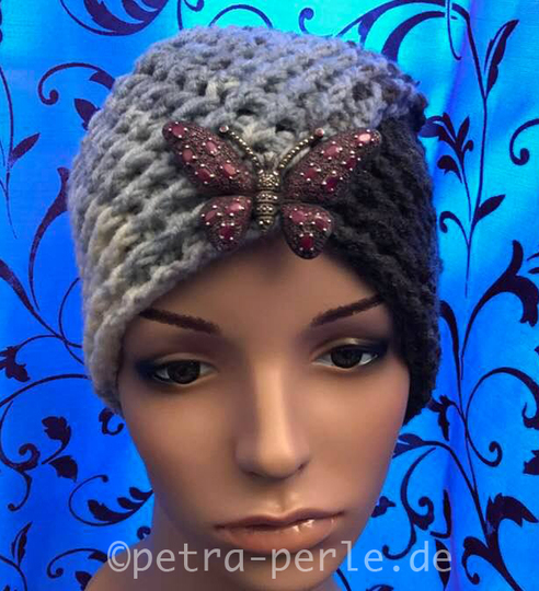 einfacher, gehäkelter Turban mit Rose