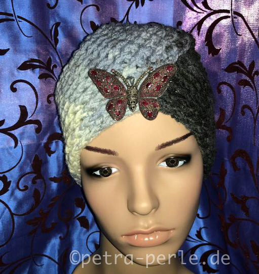 einfacher, gehäkelter Turban mit Rose