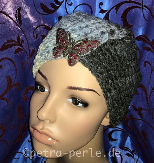 einfacher, gehäkelter Turban mit Rose