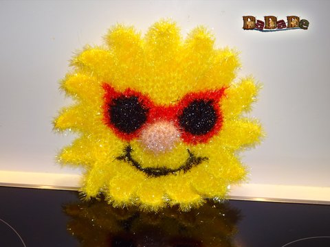 Schwamm Sonne mit Regenbogen-Mütze, für Bad und Küche, gehäkelt von Dadade