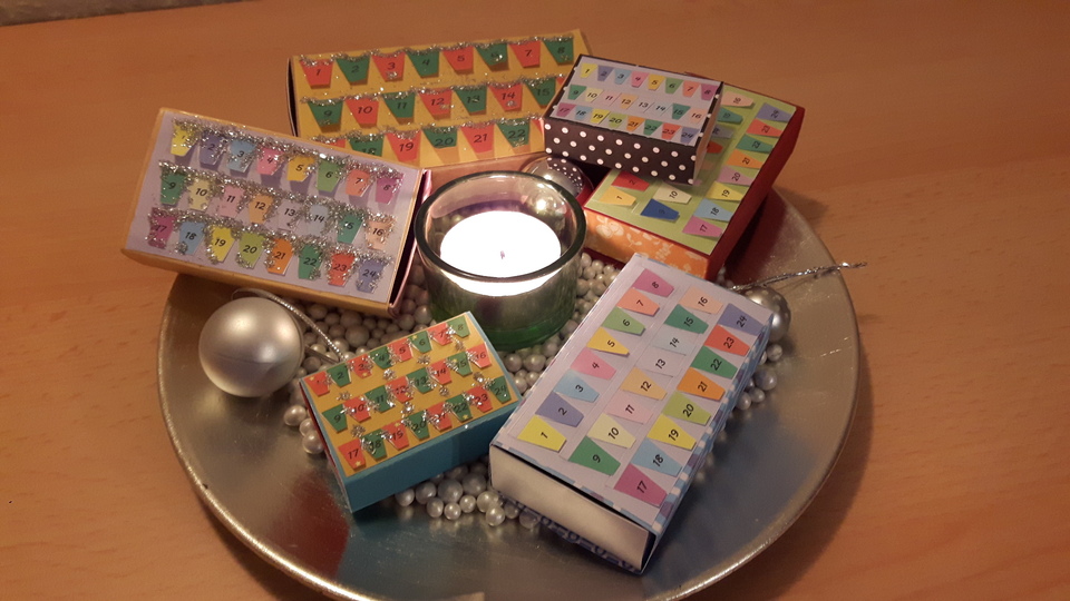 Taschenadventskalender in drei verschiedenen Größen