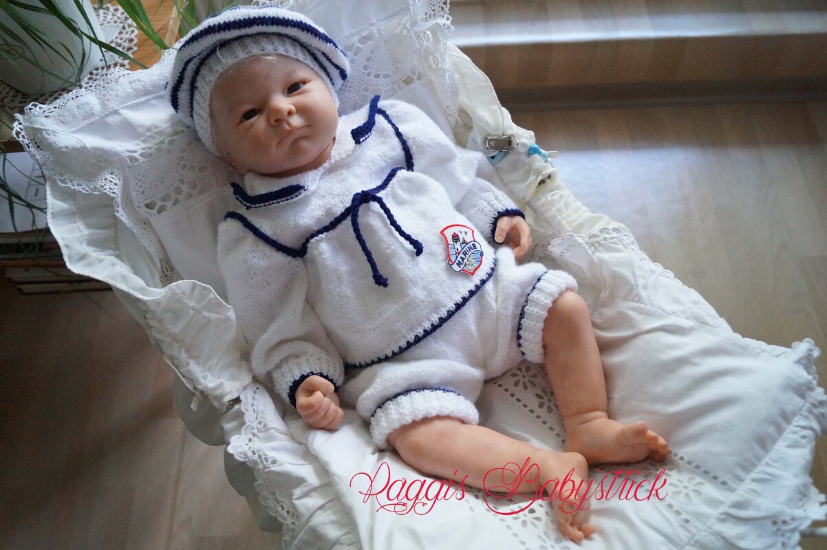 Strickanleitung f&uuml;r Baby's u. Reborns Modell Fin Gr. 50-56