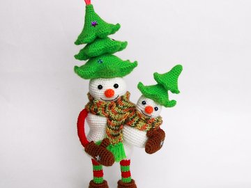 Amigurumi Pattern for Crochet Snowman with Christmas tree