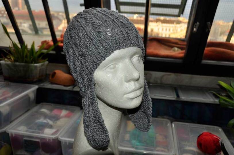 Strickanleitung * Strickmütze mit Ohrenklappen "Herzchenzopf"