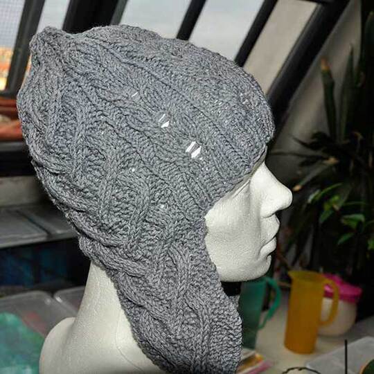 Strickanleitung * Strickmütze mit Ohrenklappen "Herzchenzopf"