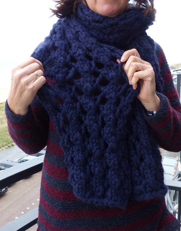 DIY Schal mit Lochmuster - Bild 3