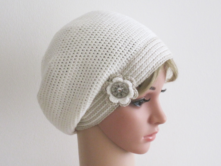 Häkelanleitung: Mädchen Damen Mütze mit Häkelblume + Möbiusschal (S, M, L)