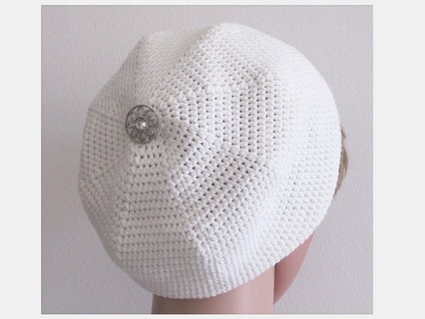 Häkelanleitung: Mädchen Damen Mütze mit Häkelblume + Möbiusschal (S, M, L)
