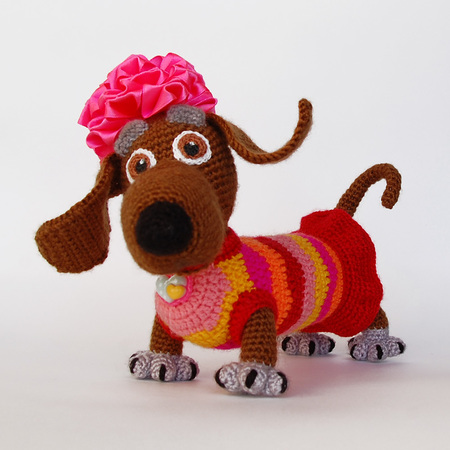Amigurumi dog pattern for Lady Dachshund. Crochet colorful tabby dog. New year 2018 symbol