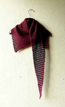 Triangle shawl crochet pattern "Feathery"