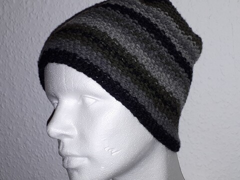 Mütze im kleinen Perlmuster